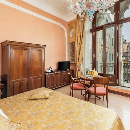 Hotel San Moise