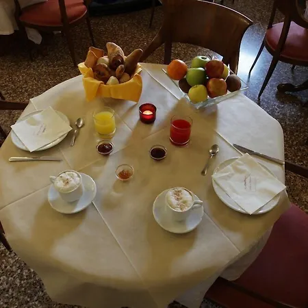 Hotel San Moise Venedig