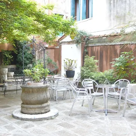 San Moise Hotel