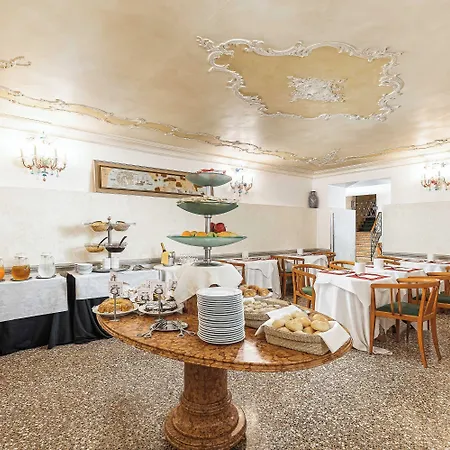 Hotel San Moisè