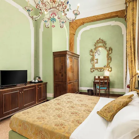 San Moise Hotell 3*