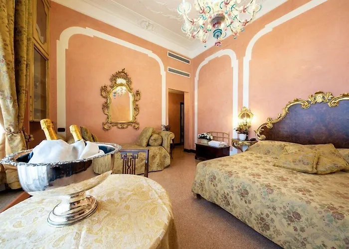San Moise Hotel 3*